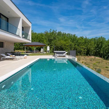 Villa Hillside Gem Heated Pool,hottub,billiard *