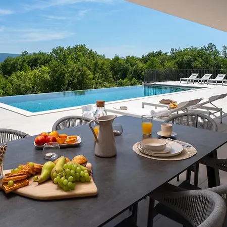 Hillside Gem Heated Pool,hottub,billiard Вілла