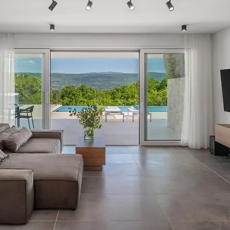 Hillside Gem Heated Pool,hottub,billiard * Imotski