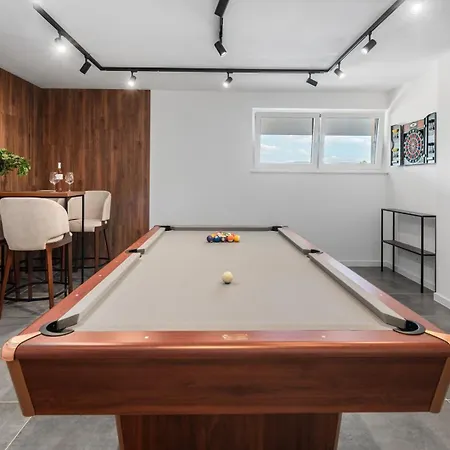 Villa Hillside Gem Heated Pool,hottub,billiard
