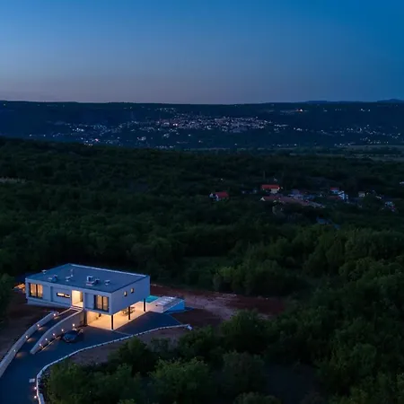 Hillside Gem Heated Pool,hottub,billiard Imotski