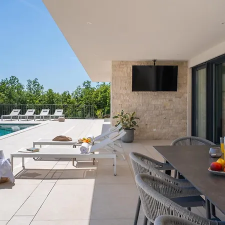 Hillside Gem Heated Pool,hottub,billiard *
