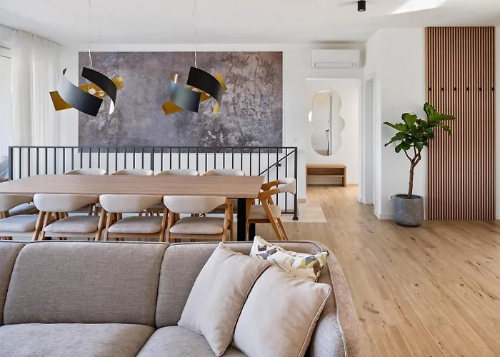 Hillside Gem Heated Pool,hottub,billiard * Imotski